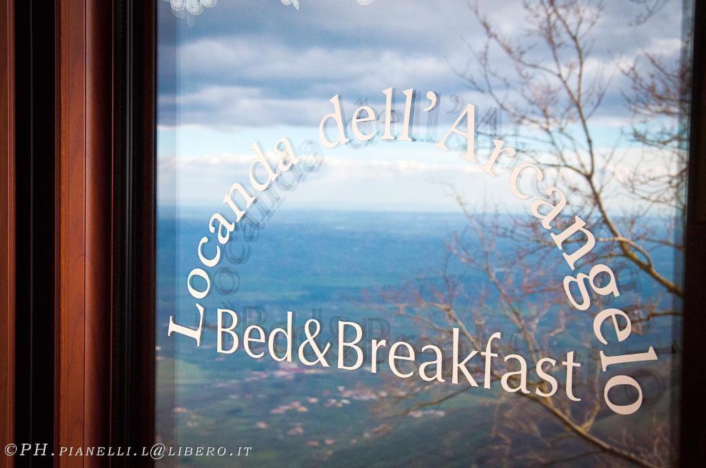 Locanda Dell'Arcangelo Rocca Massima ภายนอก รูปภาพ